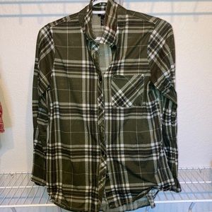 (Optional) tie in front green plaid flannel